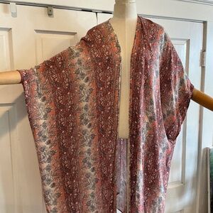 Lightweight kimono in rust and cream tones